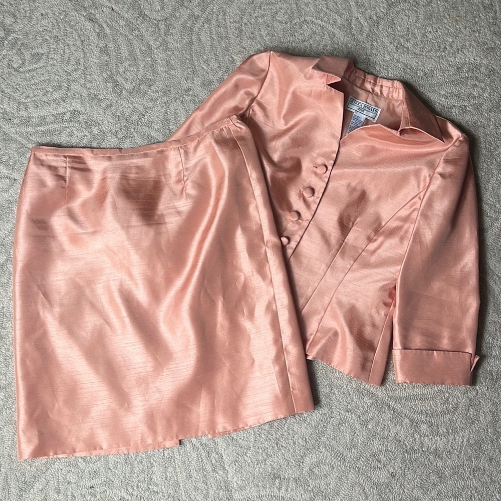 Woman's Vintage Peach Skirt Suit Size 12 Petite